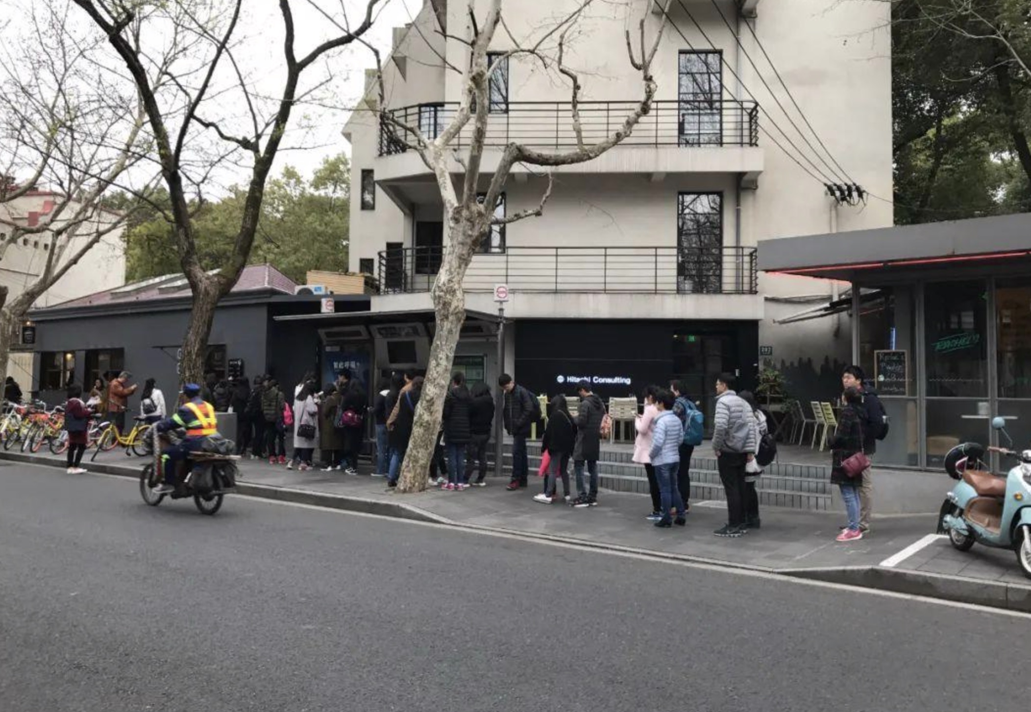 網(wǎng)紅餐廳“紅”在哪里？年輕人“打”卡，打的是什么？-深圳餐飲品牌策劃